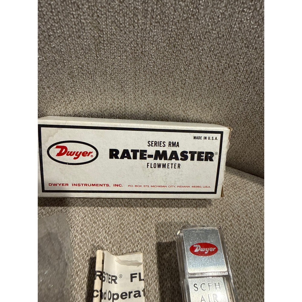 Dwyer Rate-Master Flowmeter Series RMA 3-SSV Air 0-2.0 SCFH w/ Knob New USA